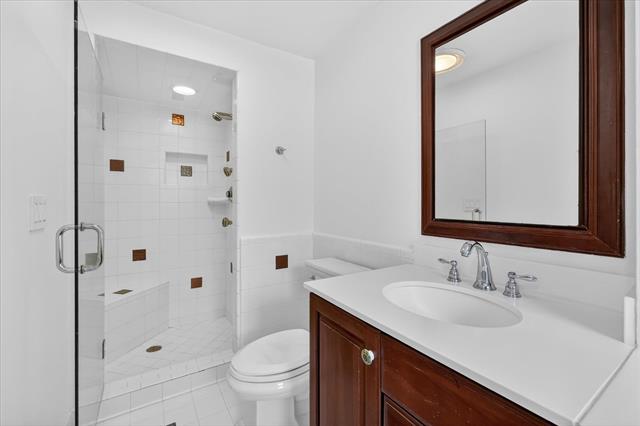 Builiding view forty six for 2049 Shore Hill, West Bloomfield, MI. 48323