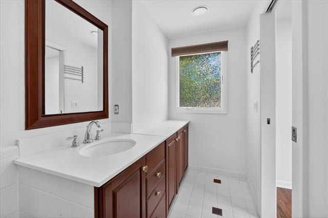 Builiding view forty two for 2049 Shore Hill, West Bloomfield, MI. 48323
