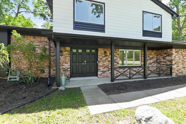 Builiding view one for 2049 Shore Hill, West Bloomfield, MI. 48323