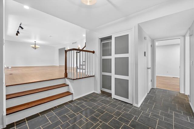 Builiding view seven for 2049 Shore Hill, West Bloomfield, MI. 48323