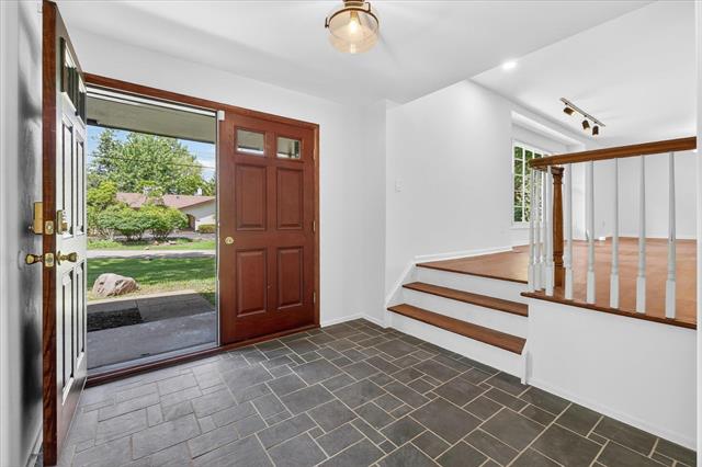 Builiding view six for 2049 Shore Hill, West Bloomfield, MI. 48323