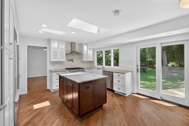 Builiding view thirteen for 2049 Shore Hill, West Bloomfield, MI. 48323