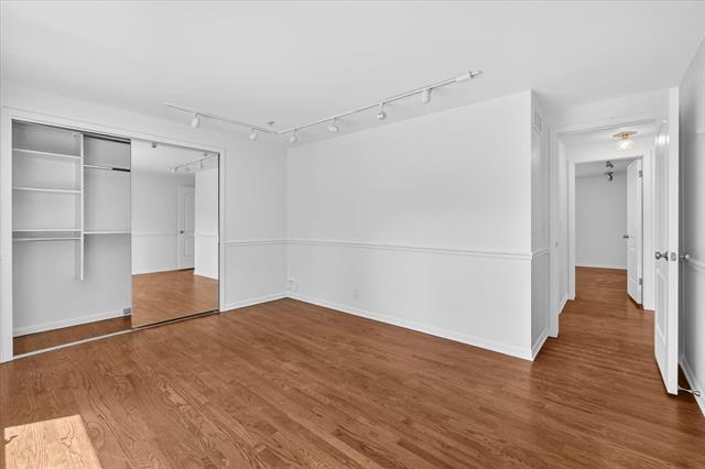 Builiding view thirty seven for 2049 Shore Hill, West Bloomfield, MI. 48323