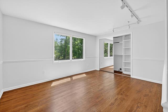 Builiding view thirty six for 2049 Shore Hill, West Bloomfield, MI. 48323