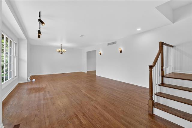 Builiding view twenty one for 2049 Shore Hill, West Bloomfield, MI. 48323
