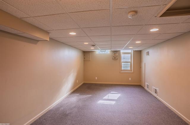 Builiding view thirty four for 1083 Shallowdale, Troy, MI. 48085