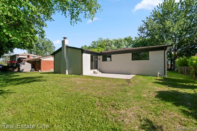 Builiding view fifty seven for 1227 Shallowdale, Troy, MI. 48085