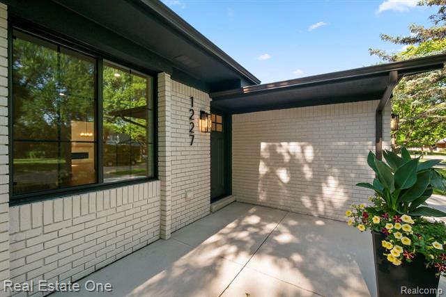 Builiding view four for 1227 Shallowdale, Troy, MI. 48085