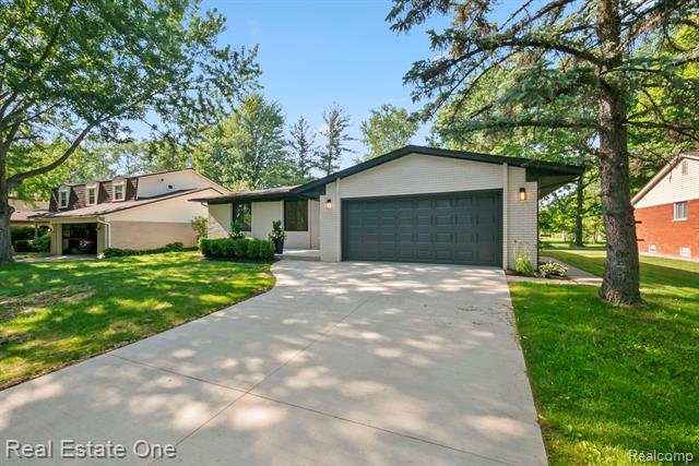 Builiding view one for 1227 Shallowdale, Troy, MI. 48085