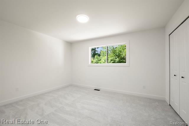 Builiding view thirty seven for 1227 Shallowdale, Troy, MI. 48085