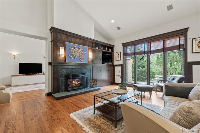Builiding view eight for 1800 Tiverton, Bloomfield Hills, MI. 48304