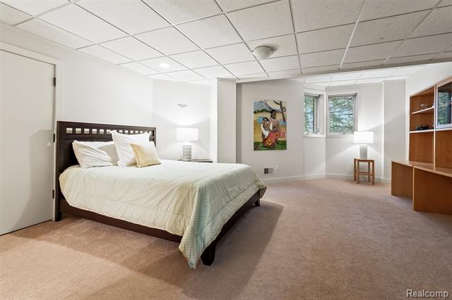 Builiding view forty for 1800 Tiverton, Bloomfield Hills, MI. 48304