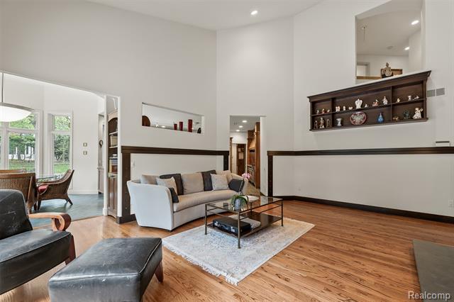 Builiding view nine for 1800 Tiverton, Bloomfield Hills, MI. 48304