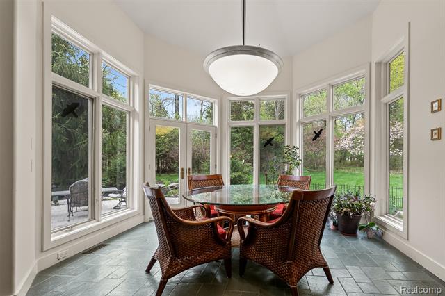 Builiding view sixteen for 1800 Tiverton, Bloomfield Hills, MI. 48304