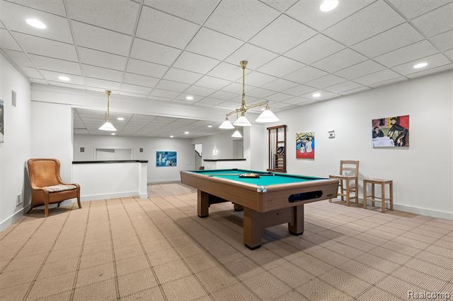 Builiding view thirty seven for 1800 Tiverton, Bloomfield Hills, MI. 48304
