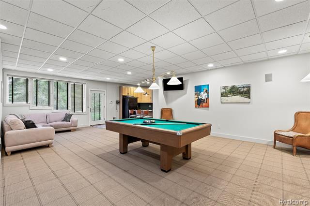 Builiding view thirty six for 1800 Tiverton, Bloomfield Hills, MI. 48304