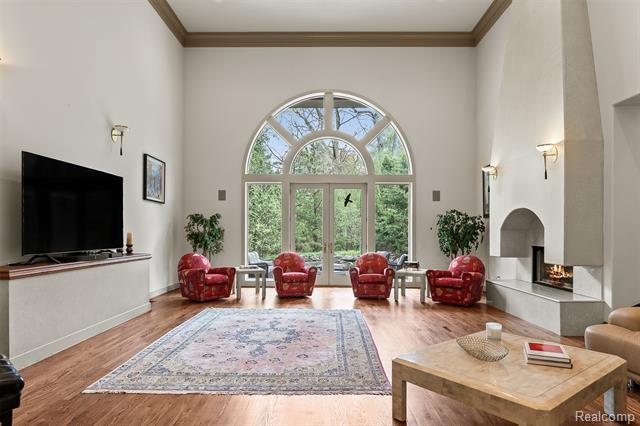Builiding view three for 1800 Tiverton, Bloomfield Hills, MI. 48304