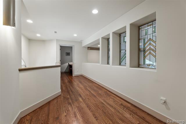 Builiding view twenty seven for 1800 Tiverton, Bloomfield Hills, MI. 48304