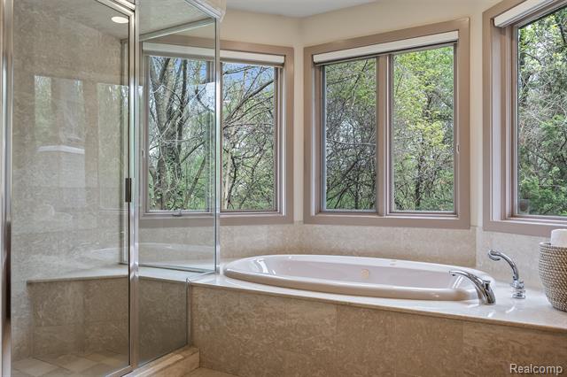 Builiding view twenty six for 1800 Tiverton, Bloomfield Hills, MI. 48304
