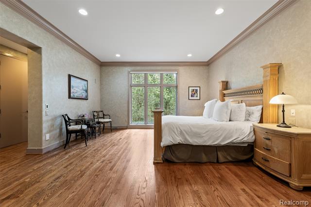 Builiding view twenty two for 1800 Tiverton, Bloomfield Hills, MI. 48304
