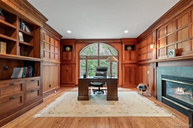 Builiding view twenty for 1800 Tiverton, Bloomfield Hills, MI. 48304