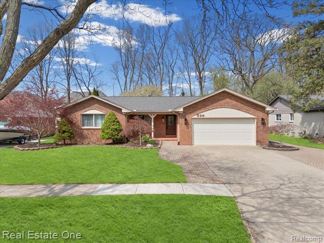 front view for 599 Thurber Dr, Troy, Mi. 48085