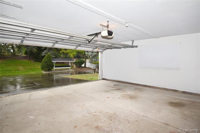 Builiding view thirty for 40740 Woodward, Bloomfield Hills, MI. 48304