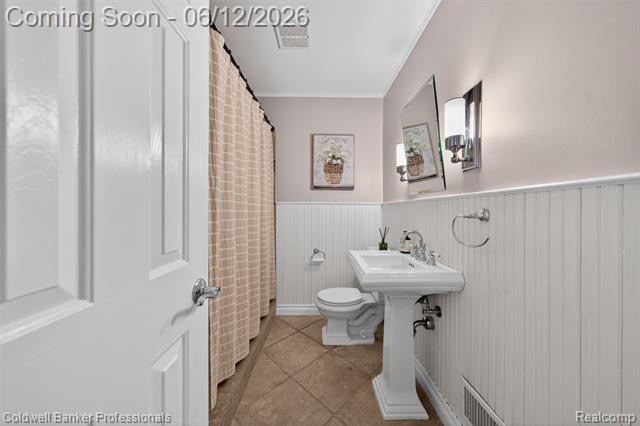 Builiding view eleven for 2666 Windemere, Birmingham, MI. 48009
