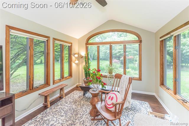 Builiding view thirty three for 3887 Stonecrest, West Bloomfield, MI. 48322