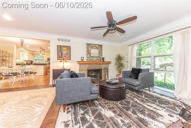 Builiding view thirty for 3887 Stonecrest, West Bloomfield, MI. 48322