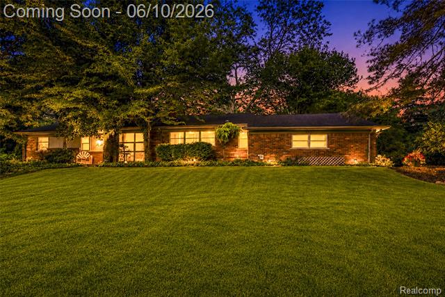 front view for 3887 Stonecrest Rd, West Bloomfield, Mi. 48322