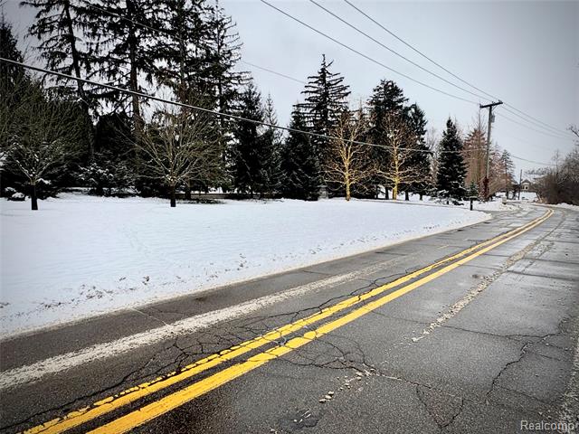 Builiding view eighty two for 1250 Club, Bloomfield Hills, MI. 48302