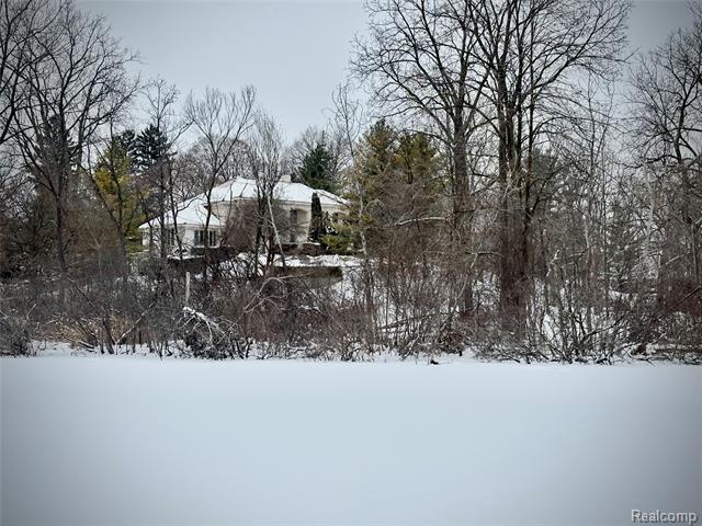 Builiding view seventy seven for 1250 Club, Bloomfield Hills, MI. 48302