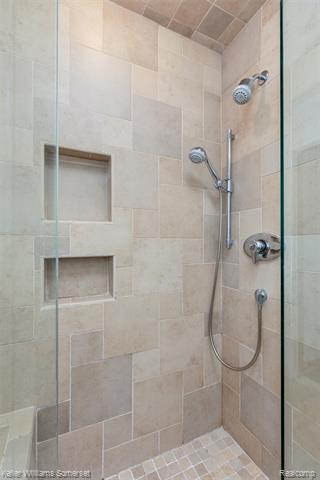 Builiding view fifteen for 2129 Long Lake Shore, West Bloomfield, MI. 48323