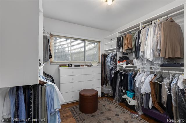 Builiding view sixteen for 2129 Long Lake Shore, West Bloomfield, MI. 48323