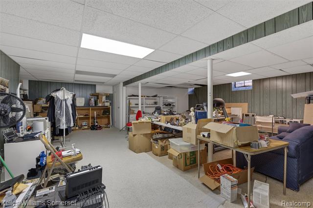 Builiding view twenty seven for 2129 Long Lake Shore, West Bloomfield, MI. 48323