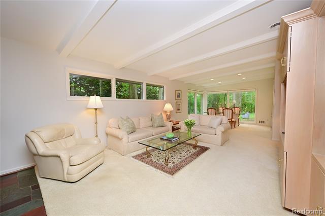Builiding view eight for 3310 Dogwood, Bloomfield Hills, MI. 48304