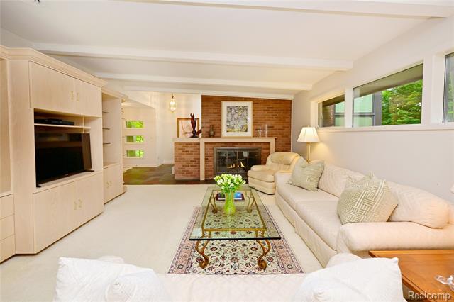 Builiding view five for 3310 Dogwood, Bloomfield Hills, MI. 48304