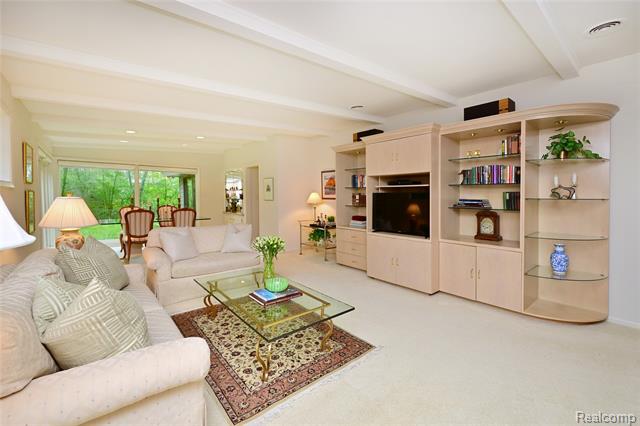 Builiding view seven for 3310 Dogwood, Bloomfield Hills, MI. 48304