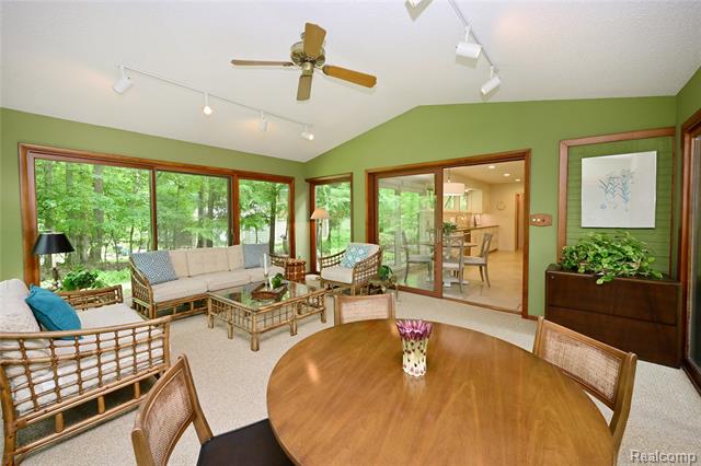 Builiding view seventeen for 3310 Dogwood, Bloomfield Hills, MI. 48304