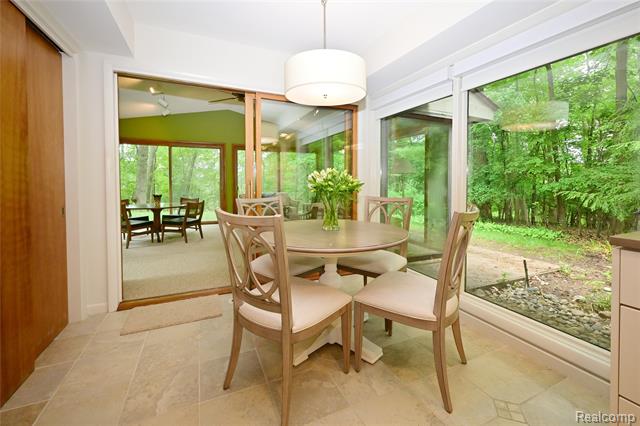 Builiding view sixteen for 3310 Dogwood, Bloomfield Hills, MI. 48304
