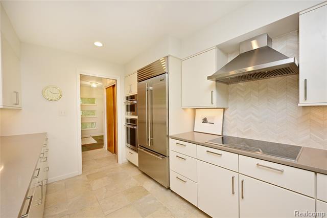 Builiding view thirteen for 3310 Dogwood, Bloomfield Hills, MI. 48304