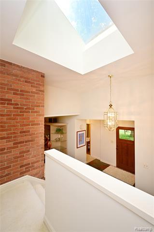 Builiding view twenty one for 3310 Dogwood, Bloomfield Hills, MI. 48304