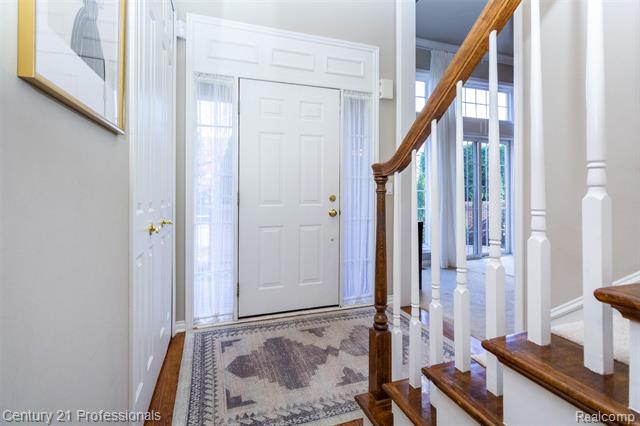 Builiding view five for 207 Harrington, Troy, MI. 48098