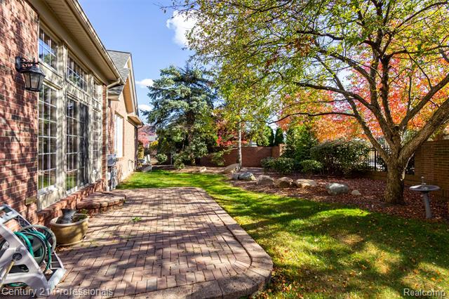 Builiding view forty two for 207 Harrington, Troy, MI. 48098