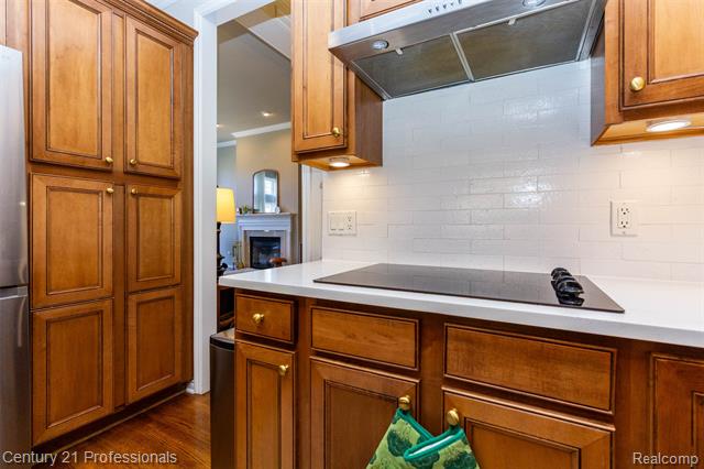 Builiding view sixteen for 207 Harrington, Troy, MI. 48098