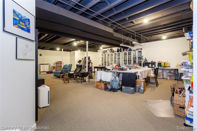 Builiding view thirty four for 207 Harrington, Troy, MI. 48098