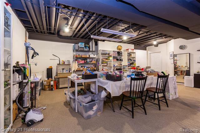 Builiding view thirty seven for 207 Harrington, Troy, MI. 48098