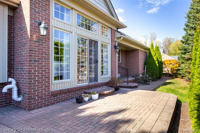 Builiding view three for 207 Harrington, Troy, MI. 48098