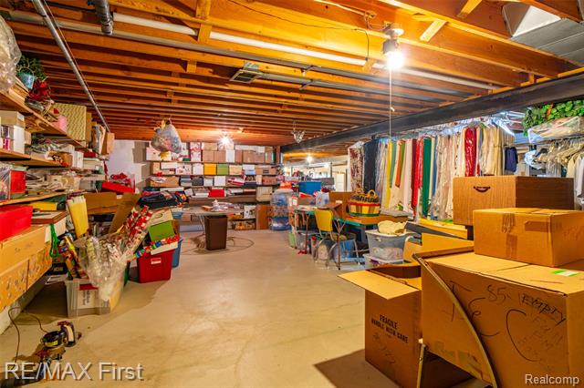 Builiding view fifty one for 5097 Collington, Troy, MI. 48098